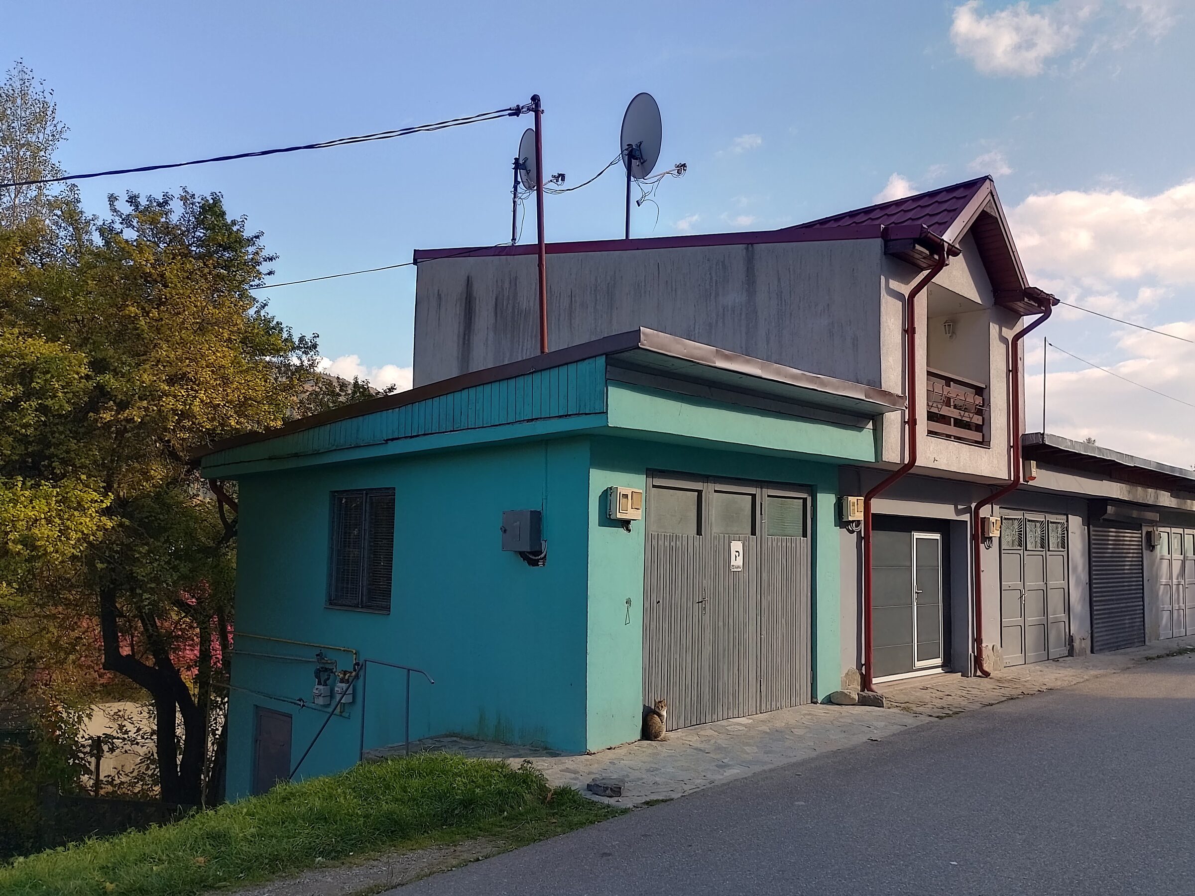 Garaj de 19,25 mp cu demisol de 12,21 mp și utilități, Bușteni